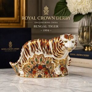 Royal Crown Derby Bengal Tiger Figurine Paperweight Gold Imari Porcelain 1994
